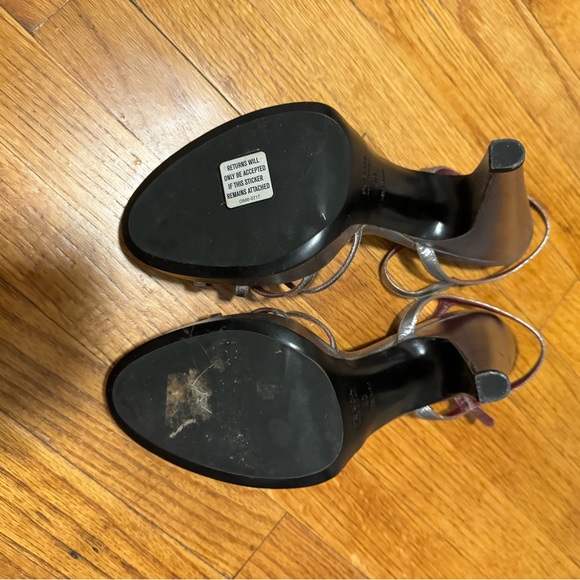 Prada Metallic Ankle Strap Heel - Silver shoes with crossed straps - Picture 16 of 16